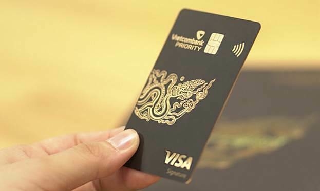 Thẻ đen Vietcombank là gì? Điều kiện mở thẻ tín dụng Vietcombank "quyền lực"